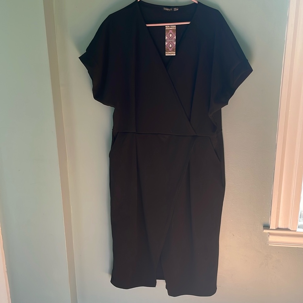 Black midi dress (US 18)